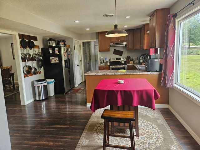 220 State Rte W, Mountain View, MO 65548