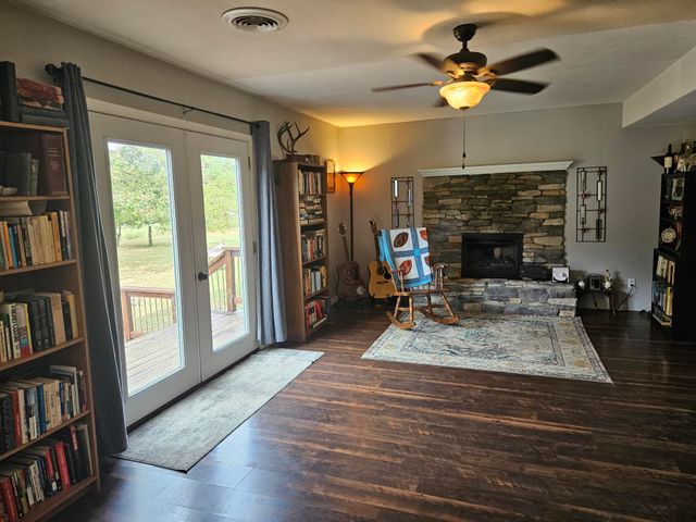 220 State Rte W, Mountain View, MO 65548