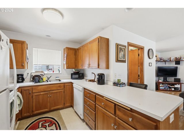 623 W 18TH Ave, Eugene, OR 97402