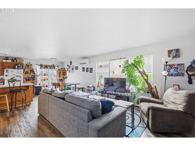 623 W 18TH Ave, Eugene, OR 97402