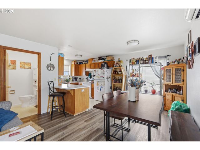 623 W 18TH Ave, Eugene, OR 97402