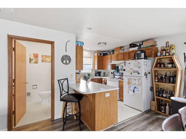 623 W 18TH Ave, Eugene, OR 97402