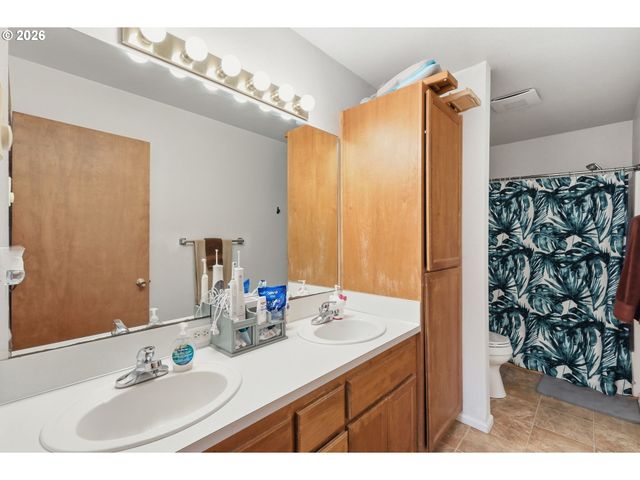 623 W 18TH Ave, Eugene, OR 97402