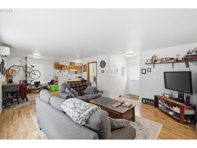 623 W 18TH Ave, Eugene, OR 97402