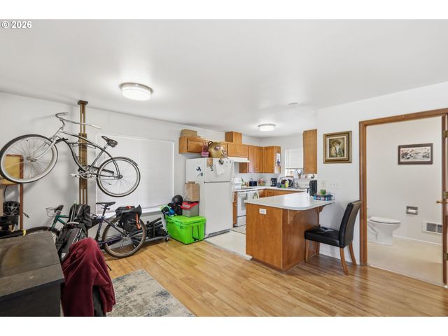 623 W 18TH Ave, Eugene, OR 97402