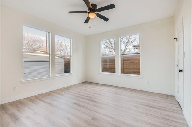 805 W 9th Street, Dallas, TX 75208