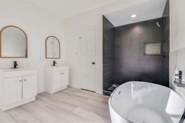 805 W 9th Street, Dallas, TX 75208
