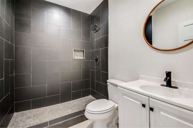805 W 9th Street, Dallas, TX 75208