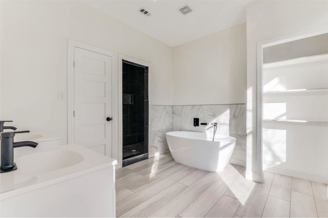 805 W 9th Street, Dallas, TX 75208