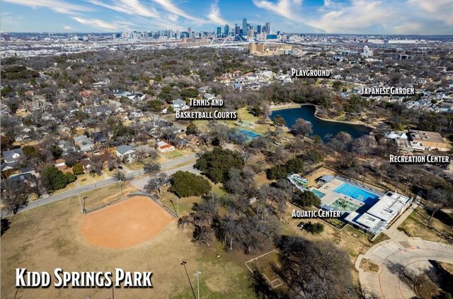 805 W 9th Street, Dallas, TX 75208