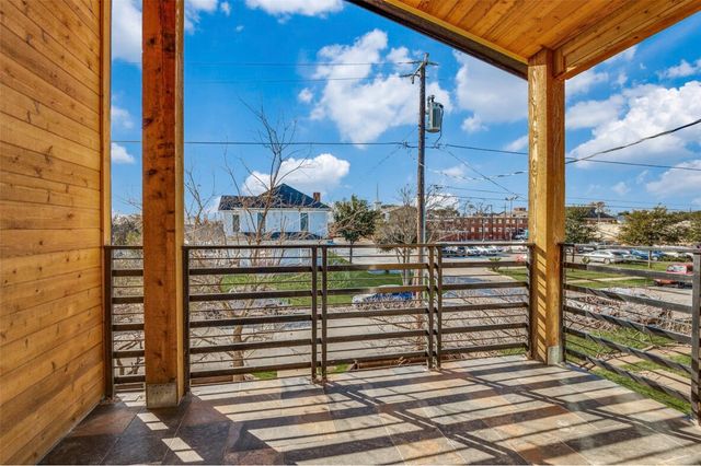 805 W 9th Street, Dallas, TX 75208