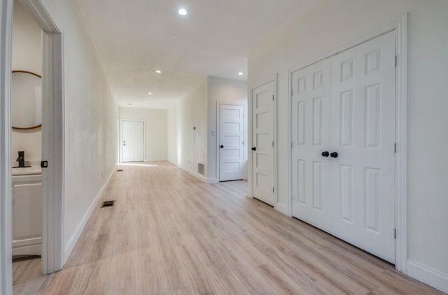 805 W 9th Street, Dallas, TX 75208