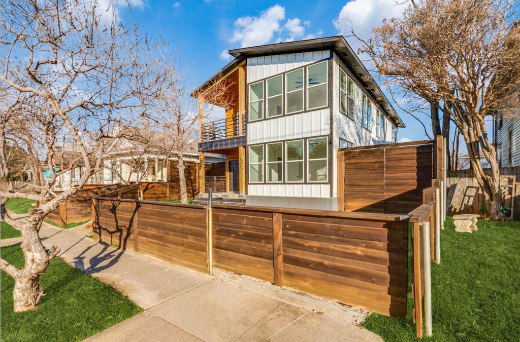 805 W 9th Street, Dallas, TX 75208