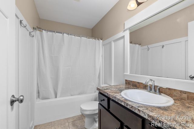 7532 Waterline Drive, Allendale, MI 49401