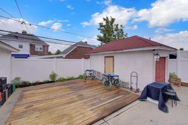 339 W Fulton Street, Long Beach, NY 11561