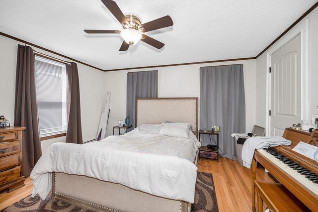 81 Fourth Avenue, Lowell, MA 01854