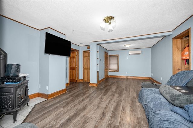 81 Fourth Avenue, Lowell, MA 01854