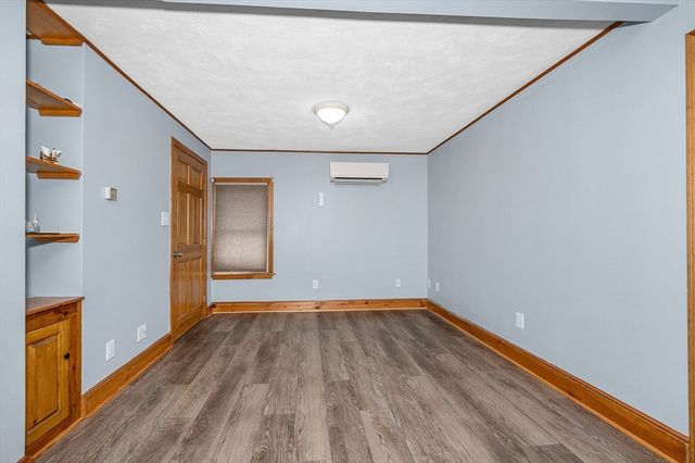 81 Fourth Avenue, Lowell, MA 01854