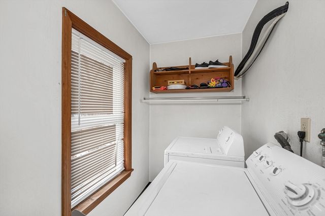 81 Fourth Avenue, Lowell, MA 01854