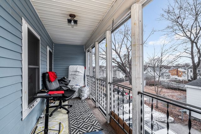 81 Fourth Avenue, Lowell, MA 01854