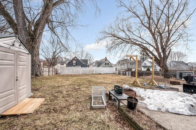 81 Fourth Avenue, Lowell, MA 01854