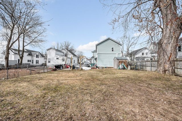 81 Fourth Avenue, Lowell, MA 01854