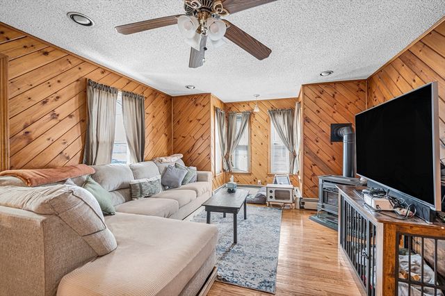81 Fourth Avenue, Lowell, MA 01854