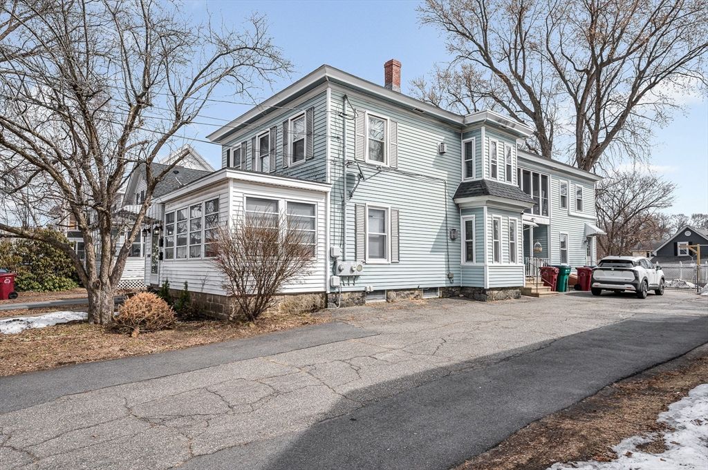 81 Fourth Avenue, Lowell, MA 01854