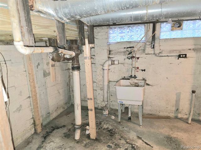 15384 Kentucky Street, Detroit, MI 48238