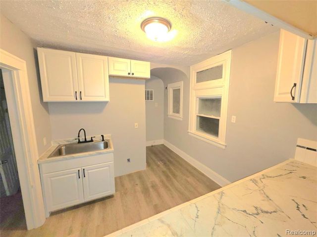 15384 Kentucky Street, Detroit, MI 48238