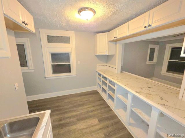 15384 Kentucky Street, Detroit, MI 48238