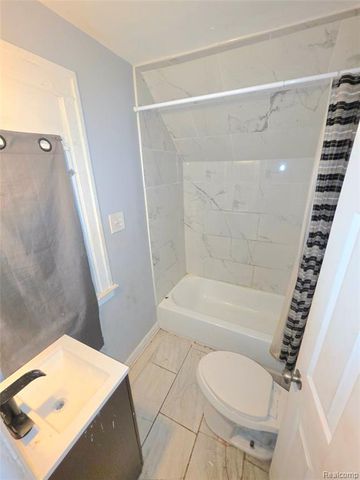 15384 Kentucky Street, Detroit, MI 48238