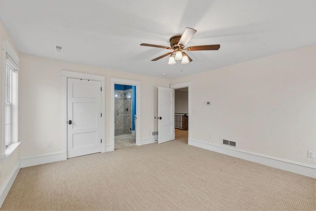 2237 Washington AVENUE, Cedarburg, WI 53012