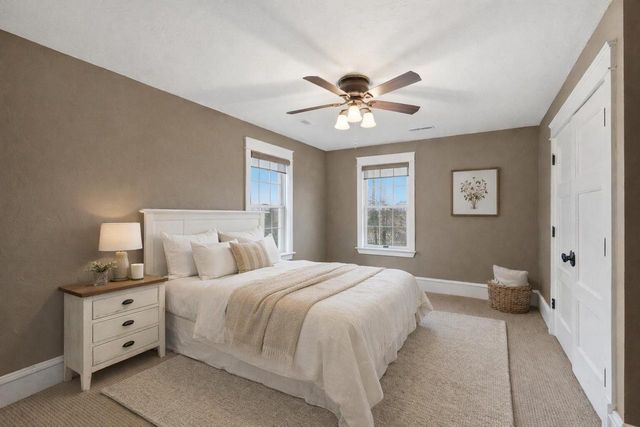 2237 Washington AVENUE, Cedarburg, WI 53012