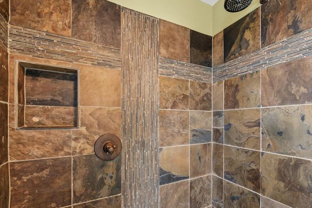 2237 Washington AVENUE, Cedarburg, WI 53012