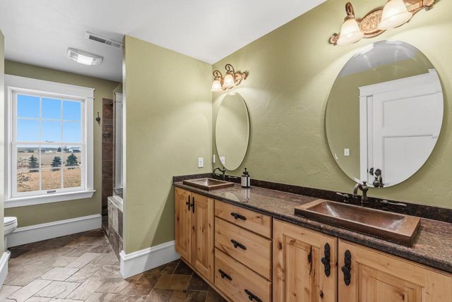 2237 Washington AVENUE, Cedarburg, WI 53012