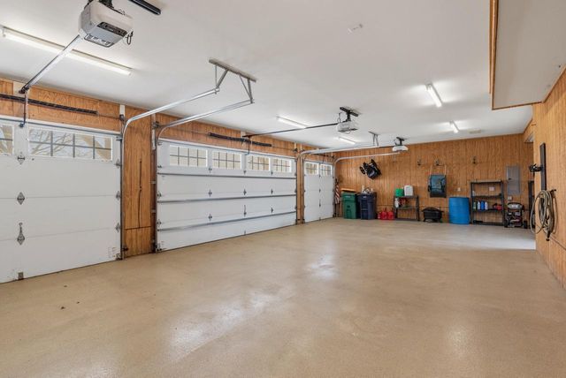 2237 Washington AVENUE, Cedarburg, WI 53012