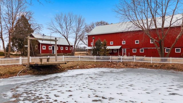 2237 Washington AVENUE, Cedarburg, WI 53012