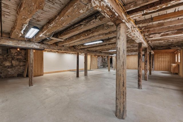 2237 Washington AVENUE, Cedarburg, WI 53012