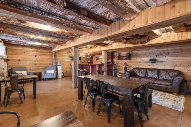 2237 Washington AVENUE, Cedarburg, WI 53012