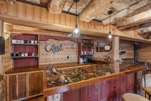 2237 Washington AVENUE, Cedarburg, WI 53012