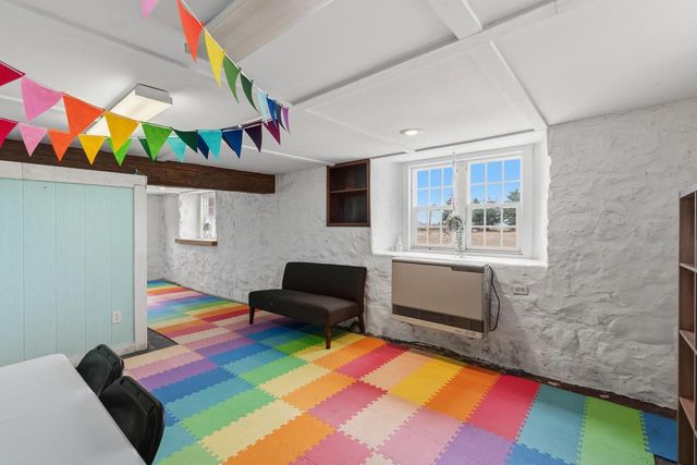 2237 Washington AVENUE, Cedarburg, WI 53012