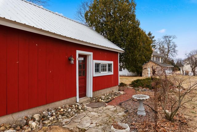 2237 Washington AVENUE, Cedarburg, WI 53012