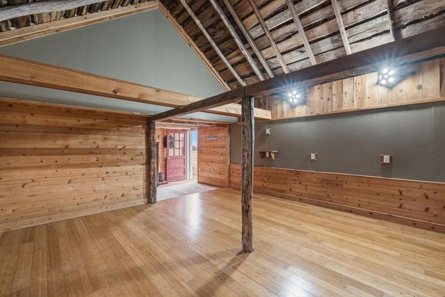 2237 Washington AVENUE, Cedarburg, WI 53012