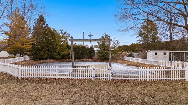 2237 Washington AVENUE, Cedarburg, WI 53012