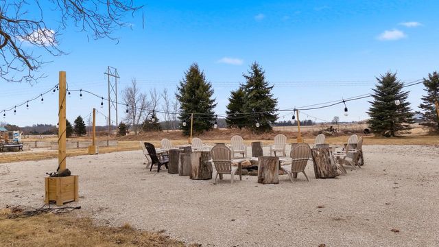 2237 Washington AVENUE, Cedarburg, WI 53012