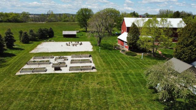 2237 Washington AVENUE, Cedarburg, WI 53012