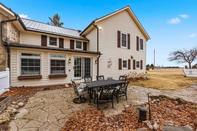 2237 Washington AVENUE, Cedarburg, WI 53012