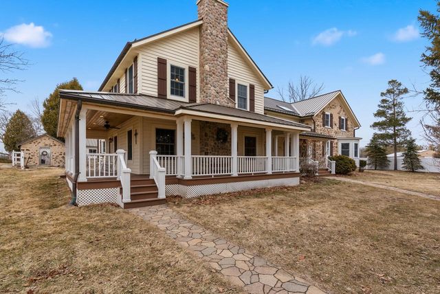 2237 Washington AVENUE, Cedarburg, WI 53012