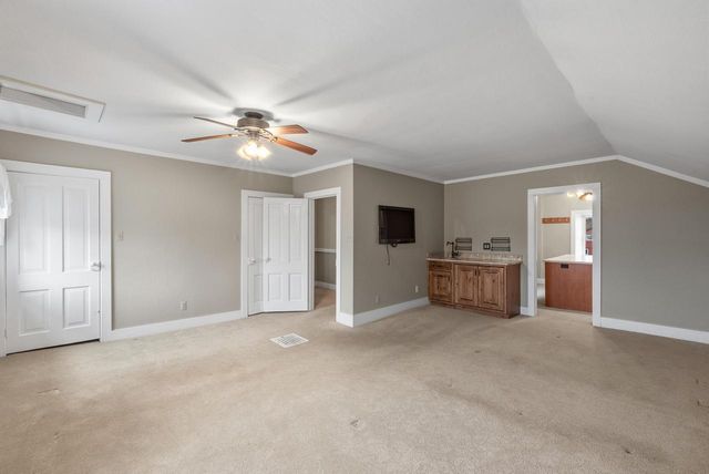 2237 Washington AVENUE, Cedarburg, WI 53012